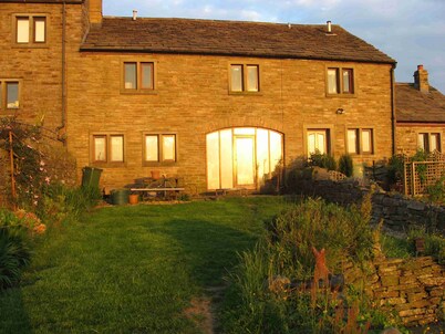 Charming Barn Conversion, Sleeps 6, With Stunning Rural Views
