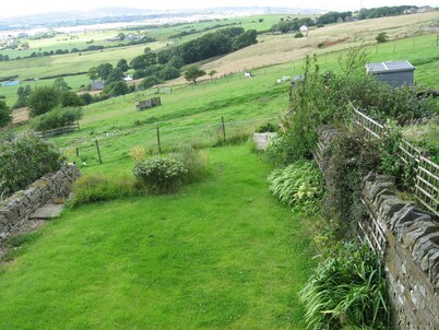 Charming Barn Conversion, Sleeps 6, With Stunning Rural Views
