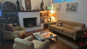 Smart-TV, peis, videospill og fotballspill