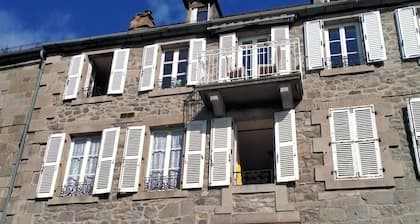 APPARTEMENT AU CĆUR DES MONTAGNES DU MASSIF CENTRAL