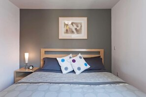 2 bedrooms, desk, iron/ironing board, free WiFi