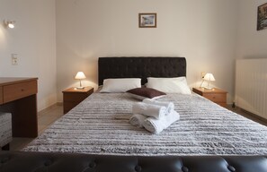 2 dormitorios, tabla de planchar con plancha, wifi gratis y ropa de cama