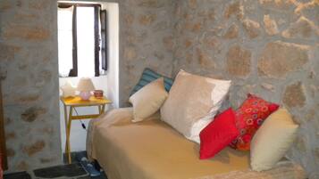 2 makuuhuonetta, silitysrauta/-lauta, ilmainen Wi-Fi, vuodevaatteet