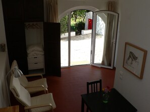 1 bedroom, soundproofing, iron/ironing board, travel cot