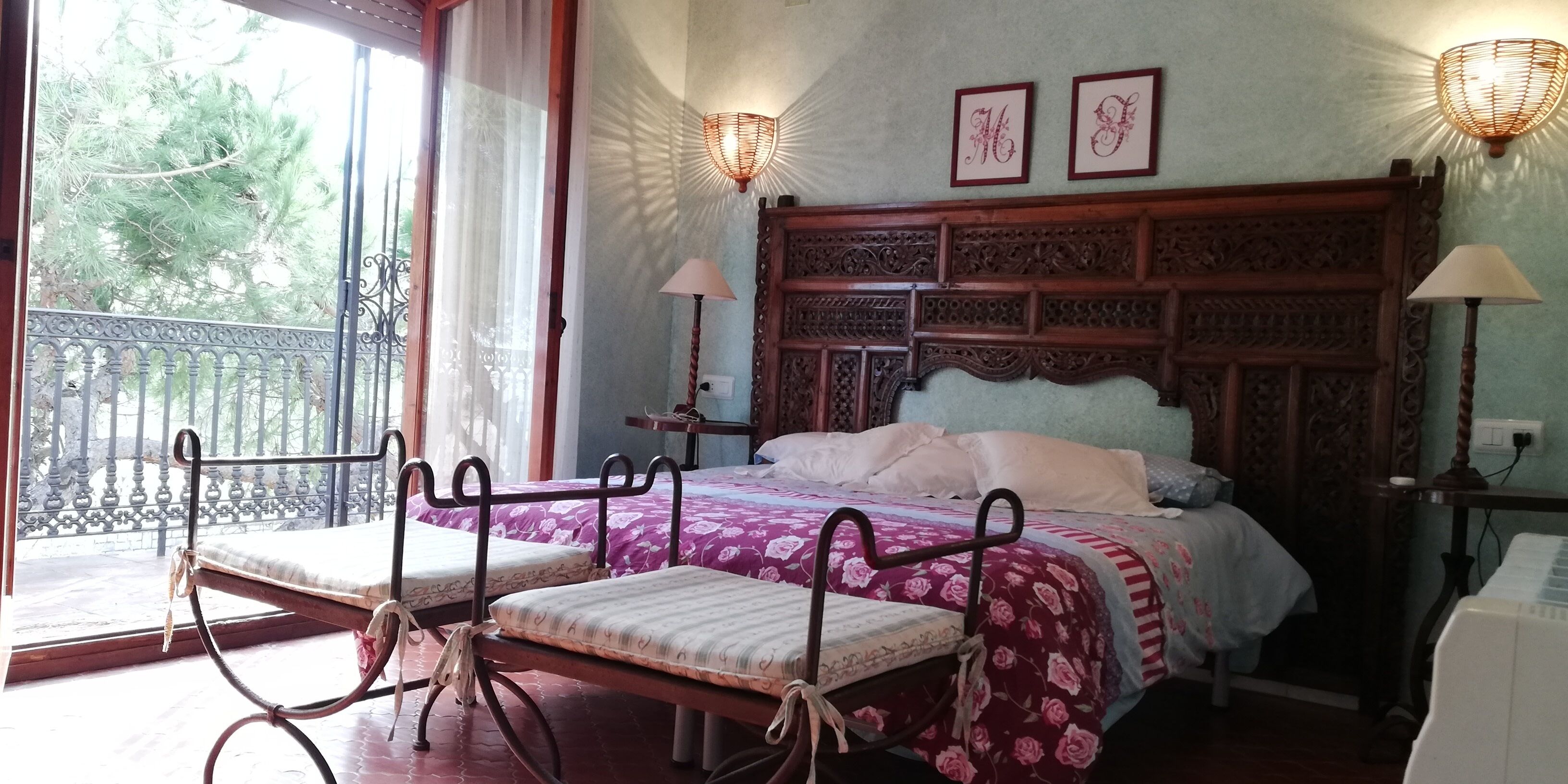6 bedrooms, iron/ironing board, travel crib, free WiFi