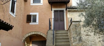 Holiday home in Abruzzo. Studio with garden in a small panoramic village