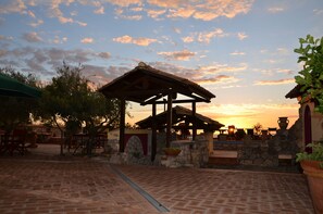 Property grounds - MONOLOCALI AT 200 mt FROM THE SEA IN A CASALE OF THE '700 (Torremezzo di Falconara)