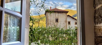La Casita-Casa Rural La Curva de María en plena Reserva del Saja Parque Natural