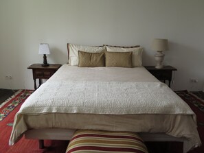 3 chambres, fer et planche à repasser, Wi-Fi, draps fournis