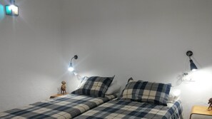3 habitaciones, tabla de planchar con plancha, wifi y ropa de cama 