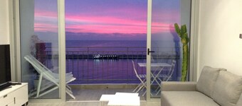 Loft Où ravir une aube spectaculaire. En face de la mer. complet