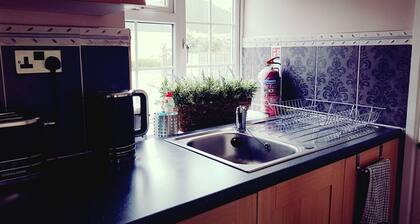 Otters’ Lodge: Beautiful countryside cottage close to beaches and attractions.