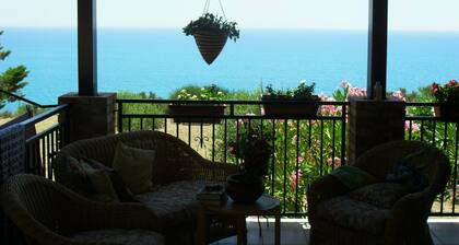 Villa il Carrubo 100 meters from a unique and unspoiled sea