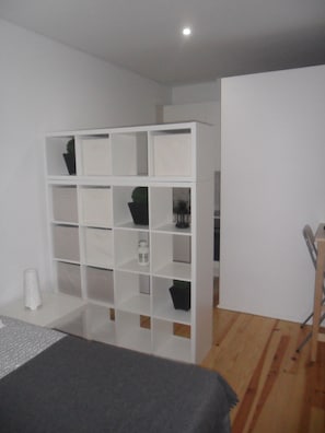 Iron/ironing board, free WiFi, bed sheets, wheelchair access
