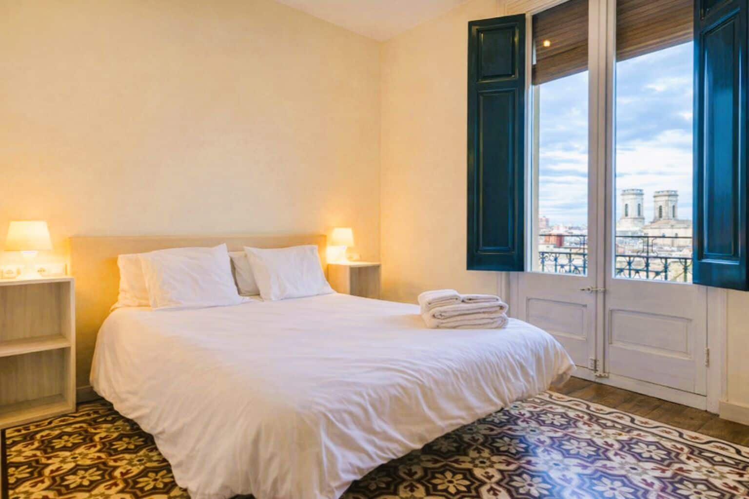 3 Schlafzimmer, Schreibtisch, Bügeleisen/Bügelbrett, Reisekinderbett