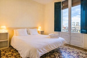 3 bedrooms, desk, iron/ironing board, travel cot