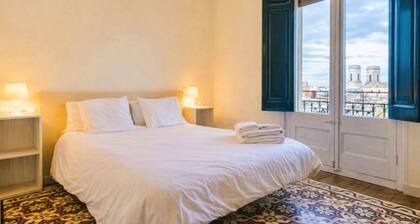 Girona-Costa Brava: Historical & Vintage (optional parking)