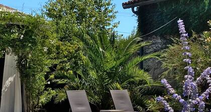 Gîte with pool, grounds, air-conditioning for peaceful family holidays in Landes