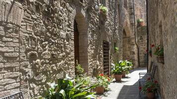 Enceinte de lâhĂ©bergement