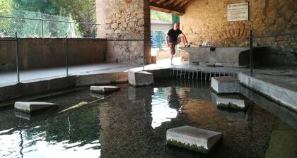 Maison de ville traditionnelle prĂšs du centre historique de Rennes le Chateau et du rafting