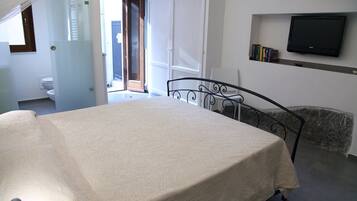 2 chambres, fer et planche Ă  repasser, Wi-Fi gratuit, draps fournis