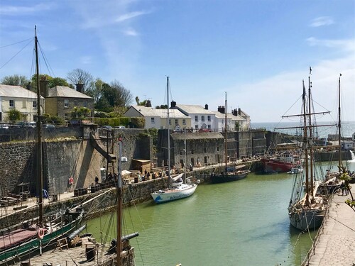The Waterwheel Apartment is situated in Charlestown - A World Heritage Site