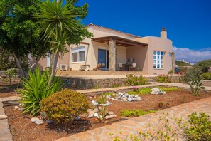 Exterior - VILLA THEA -SEA BLOSSOM-     (6 ROOM LUXURY VILLA) (AGIOS NIKOLAOS)