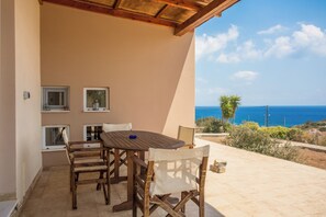 Outdoor dining - VILLA THEA -SEA BLOSSOM-     (6 ROOM LUXURY VILLA) (AGIOS NIKOLAOS)