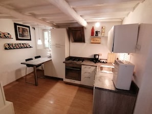 Fridge, oven, stovetop, dishwasher - A terrace on the sea (Camaiore)