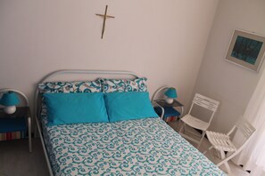 2 makuuhuonetta, silitysrauta/-lauta, internet, vuodevaatteet