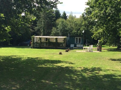 Exclusive 4 acre Fishing Lakes  With mobile home (£100 per wk ) and bait cabin