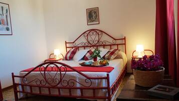 5 Schlafzimmer, Bügeleisen/Bügelbrett, WLAN, Bettwäsche