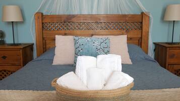 3 chambres, fer et planche à repasser, Wi-Fi gratuit, draps fournis