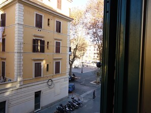 Interior - FREE WIFI Comfortable apartment overlooking the Anfore Fountain. (Roma)