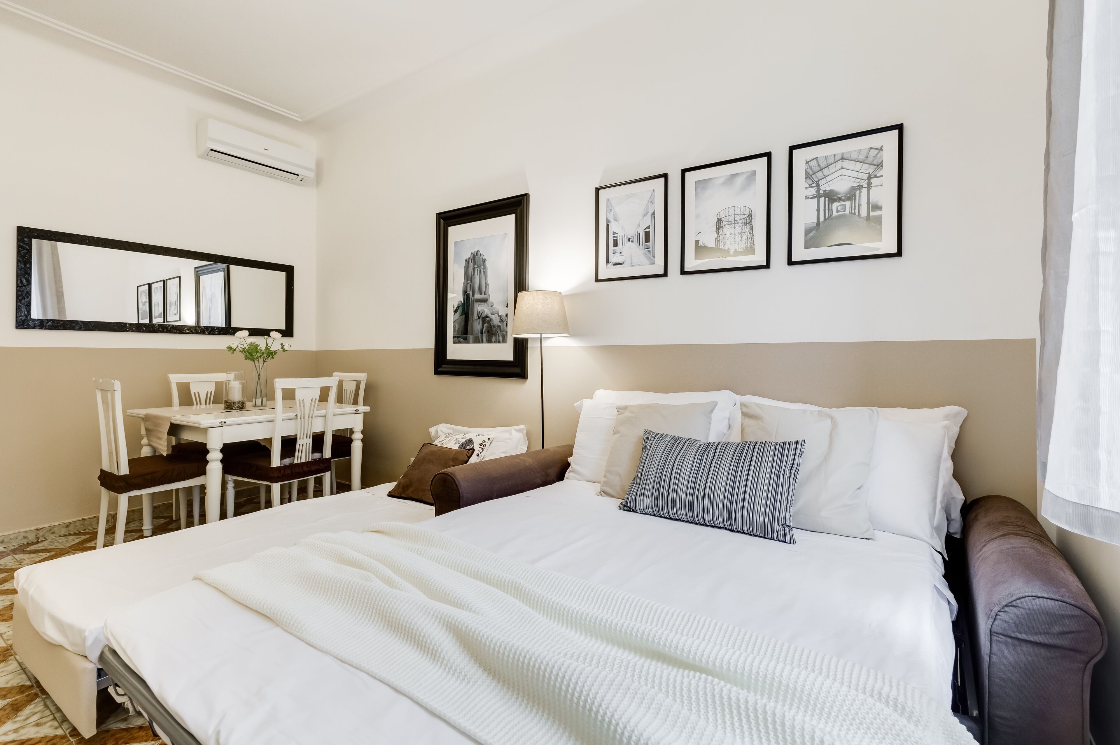 1 chambre, coffres-forts dans les chambres, bureau