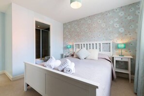 3 bedrooms, iron/ironing board, travel cot, free WiFi