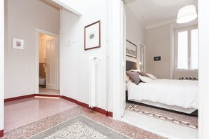 3 bedrooms, in-room safe, desk, iron/ironing board