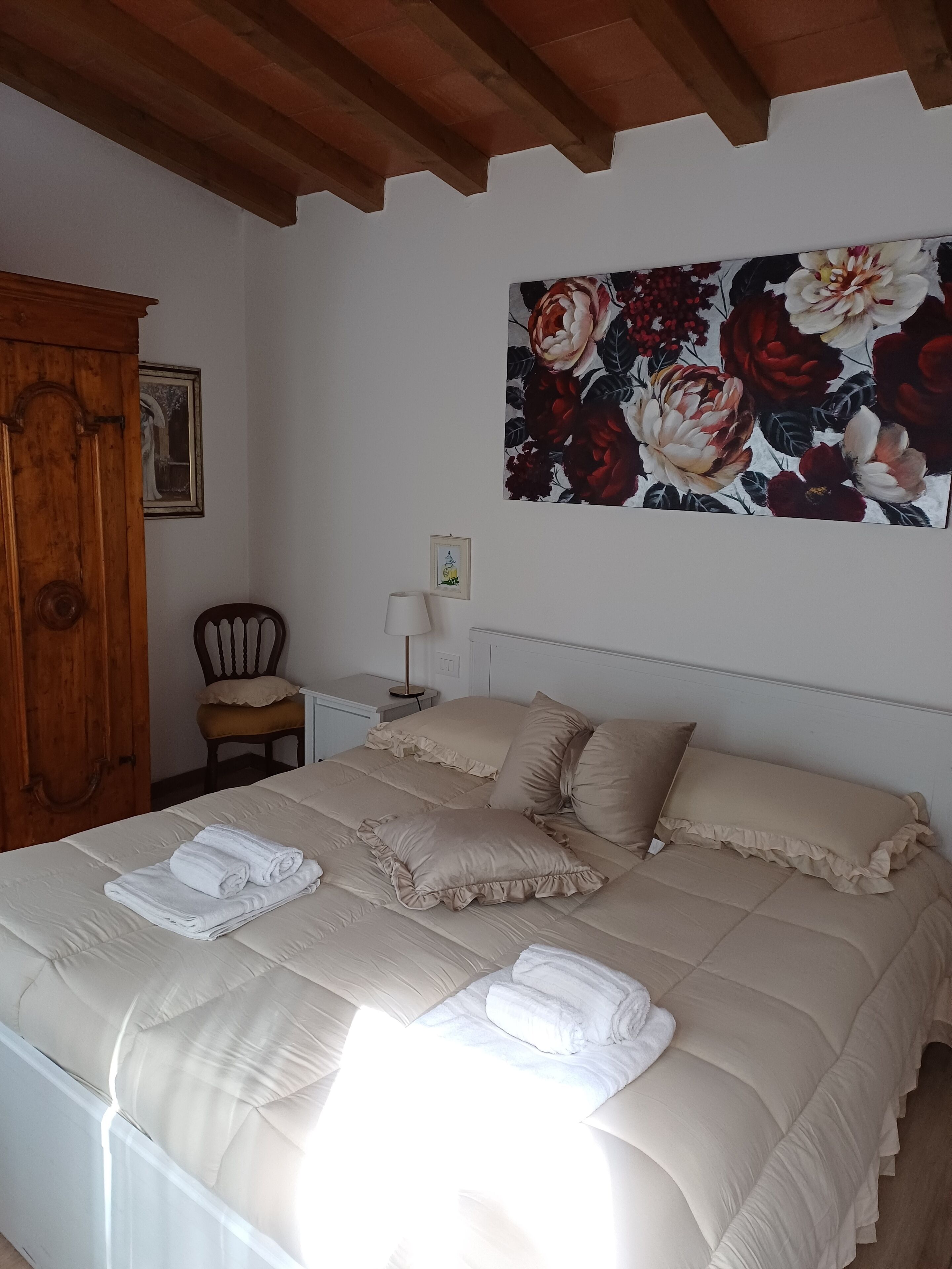 1 slaapkamer, een strijkplank/strijkijzer, gratis wifi, beddengoed