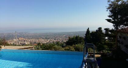 VILLA LOMARCHI HOLIDAY HOME