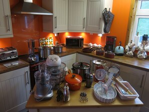 Fridge, microwave, oven, stovetop - Holiday Let In Stunning Location, Great For Families And Outdoor Enthusiasts (Lochinver)
