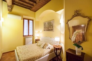 2 quartos, escrivaninha, quartos à prova de som, Wi-Fi de cortesia