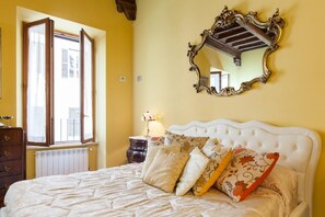2 quartos, escrivaninha, quartos à prova de som, Wi-Fi de cortesia