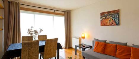 Télévision, lecteur de DVD, vidéothèque, imprimantes