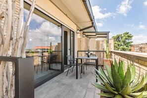 Property grounds - Studio Vaticano Int. 5B - Terrace with View on San Pietro (Roma)