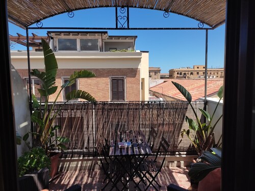 Bright Penthouse With Terrace On Via Maqueda, In The Heart Of The City