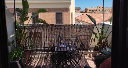 Bright Penthouse With Terrace On Via Maqueda, In The Heart Of The City