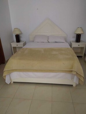 4 quartos, ferros/tábuas de passar roupa, Wi-Fi, roupa de cama