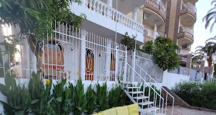 Privado Villa de 3 Dormitorios, con Vistas del Nilo, a 10 Minutos del Valle de los Reyes, Piscina con Jacuzzi