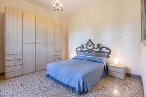 2 camere, ferro/asse da stiro, culla da viaggio, Wi-Fi gratuito