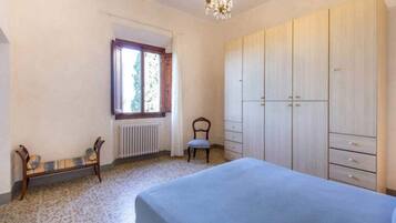 2 bedrooms, iron/ironing board, travel crib, free WiFi